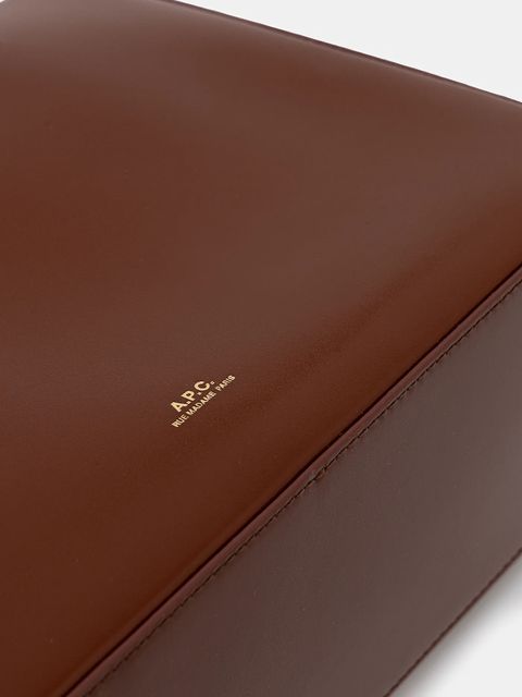 A.P.C. torebka skórzana sac virginie box kolor brązowy PXBRU.F67017