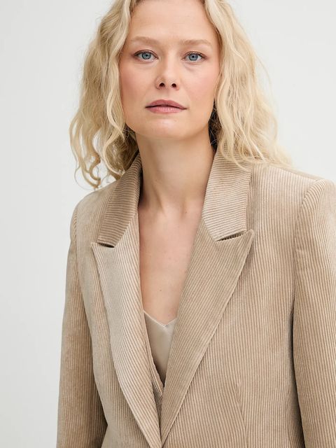 MUNTHE marynarka sztruksowa LAWO kolor brązowy jednorzędowa gładka 253152125310