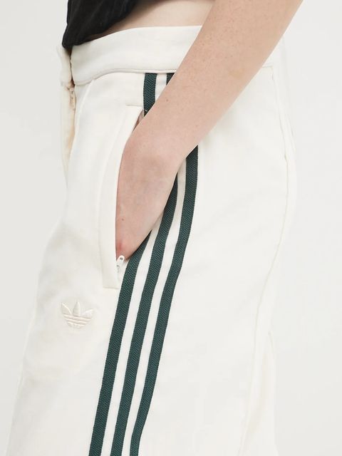 adidas Originals spodnie welurowe Velvet damskie kolor beżowy proste high waist KF2303