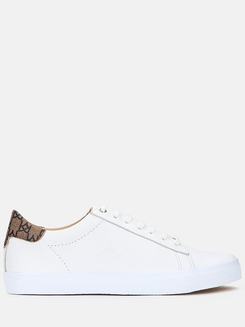 Białe sneakersy damskie