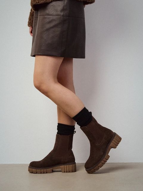 Medicine botki zamszowe kolor brązowy na platformie