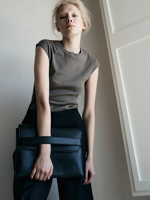 MUUV. torebka kolor czarny