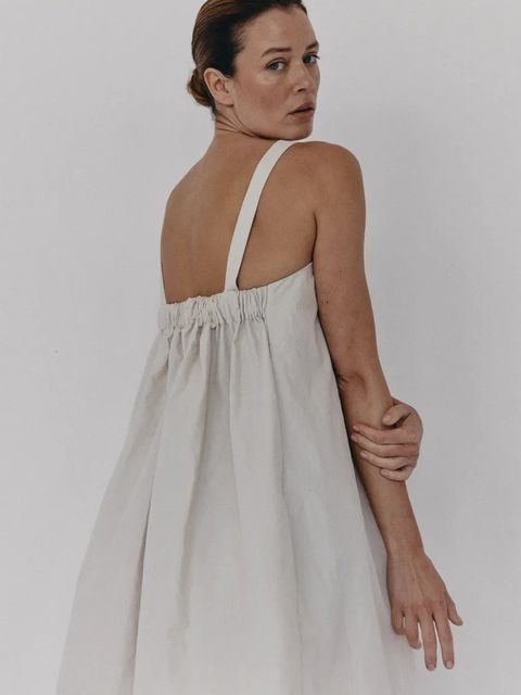 MUUV. sukienka JELLE kolor beżowy mini oversize