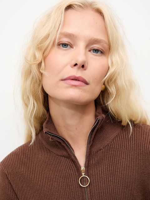 Answear.LAB sukienka z kaszmirem kolor brązowy midi dopasowana