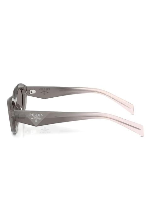 Prada Eyewear Symbole oval-frame sunglasses - Grey - zdjęcie produktu nr 2