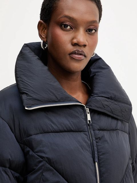 BOSS Orange kurtka kolor granatowy zimowa 50548035