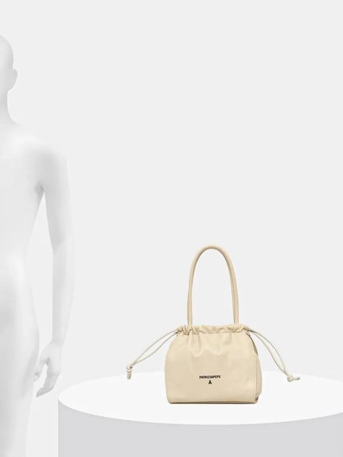 Patrizia Pepe torebka skórzana kolor beżowy 8B0251 L147