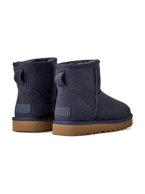 UGG śniegowce zamszowe Classic Mini II kolor granatowy 1016222.DKN