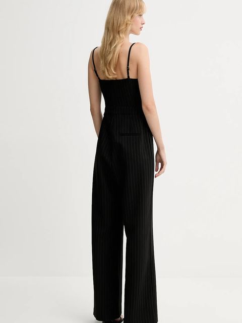 Gestuz kombinezon kolor czarny z dekoltem karo 10910726