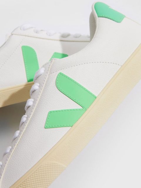 VEJA - Białe sneakersy ze skóry Esplar