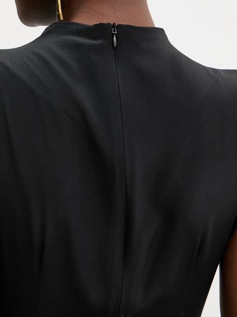 Liviana Conti sukienka jedwabna kolor czarny midi rozkloszowana L5WS15