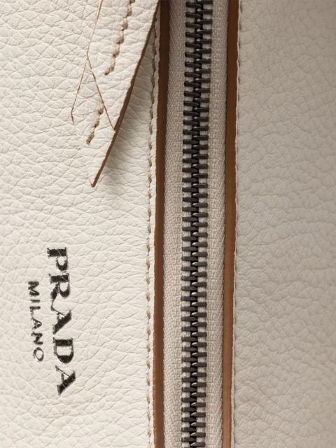 Prada Aimèe large leather shoulder bag - Neutrals