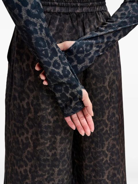 Essentiel Antwerp Isperenza leopard-print thumb-hole T-shirt - Black