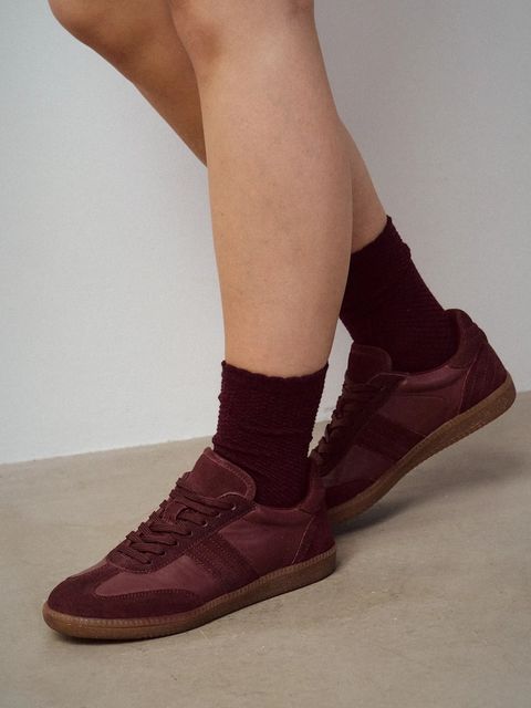 Medicine sneakersy zamszowe damskie kolor bordowy - zdjęcie produktu nr 1