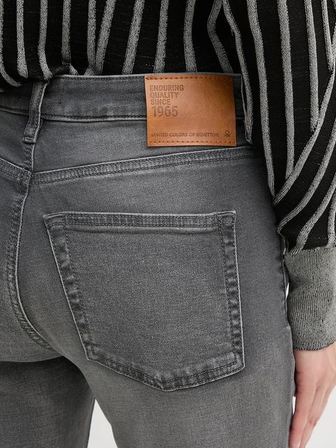 United Colors of Benetton jeansy damskie medium waist 4IMHDE00G