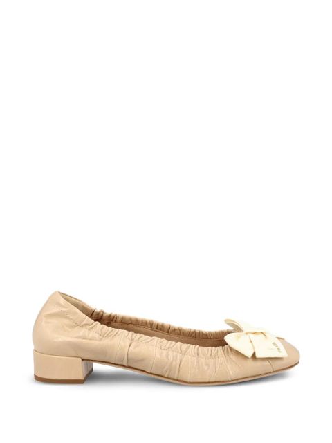 Prada ruched bow-embellishment pumps - Neutrals - zdjęcie produktu nr 1