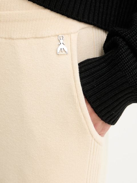 Patrizia Pepe spodnie dresowe damskie kolor beżowy gładkie 2P1704 K207