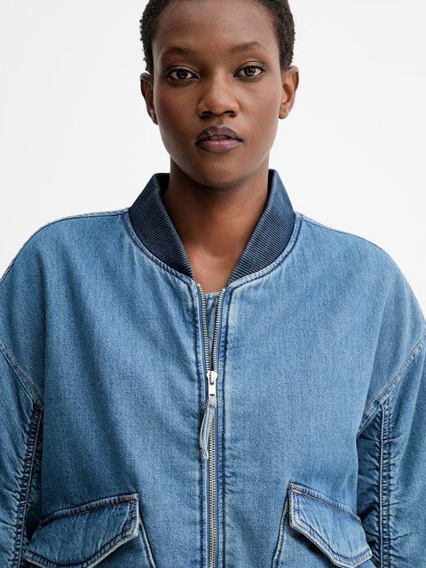 Levi's kurtka bomber jeansowa kolor niebieski zimowa oversize A7262.0009 - zdjęcie produktu nr 2