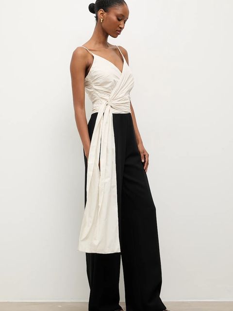 Answear.LAB kombinezon kolor biały z dekoltem w szpic - zdjęcie produktu nr 2