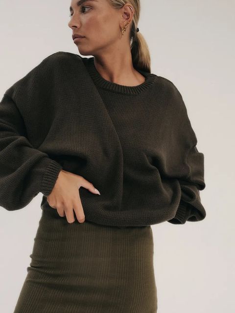 MUUV. sukienka FENDU kolor zielony mini dopasowana