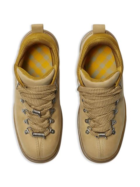 Burberry round-toe leather boots - Neutrals