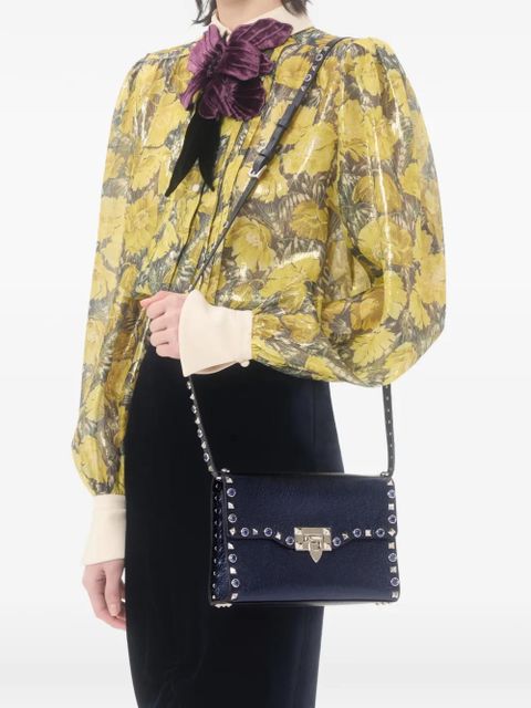 Valentino Garavani Rockstud small shoulder bag in Laminated calfskin with cabochon stones - Blue - zdjęcie produktu nr 2