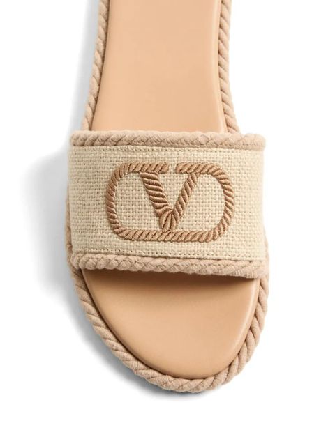 Valentino Garavani VLogo torchon slide sandals in linen canvas - Neutrals