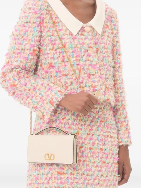 Valentino Garavani VLogo Signature grainy calfskin wallet with chain - Neutrals - zdjęcie produktu nr 2