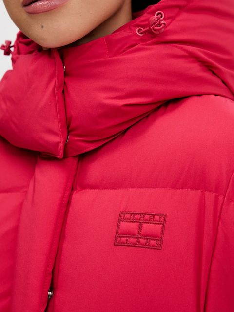 Tommy Jeans kurtka puchowa kolor bordowy zimowa DW0DW21977