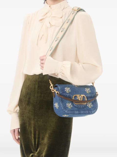 Valentino Garavani Alltime medium embroidered denim shoulder bag with embroidered ribbon strap - Blue - zdjęcie produktu nr 2