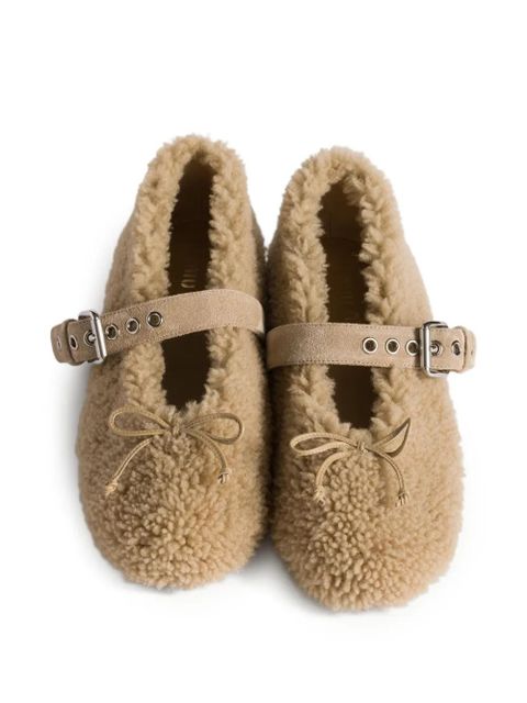 Miu Miu buckle-strap shearling ballerinas - Neutrals