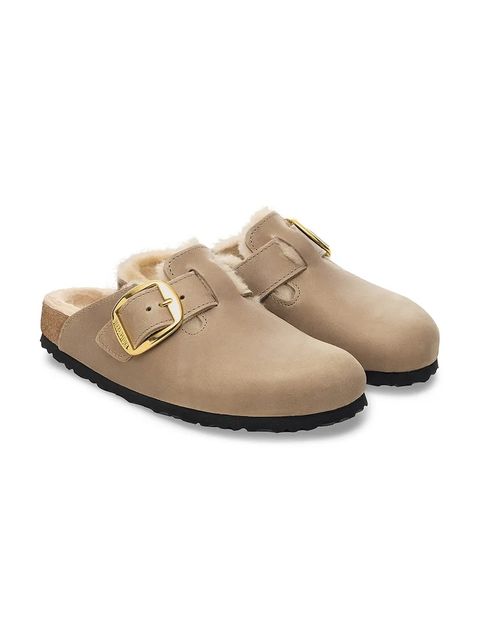 Birkenstock kapcie zamszowe Boston Big Buckle Shearling kolor beżowy 1030444 - zdjęcie produktu nr 2