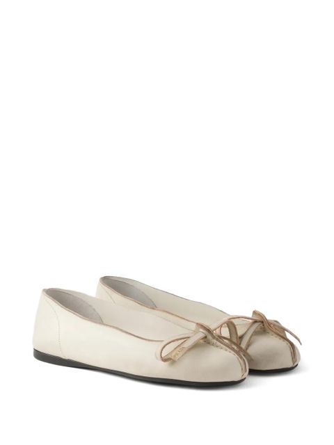 Prada logo-print bow-motif ballet flats - Neutrals - zdjęcie produktu nr 2