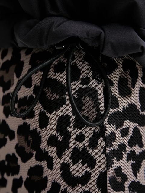 adidas kurtka puchowa Helionic kolor czarny zimowa oversize JN2087