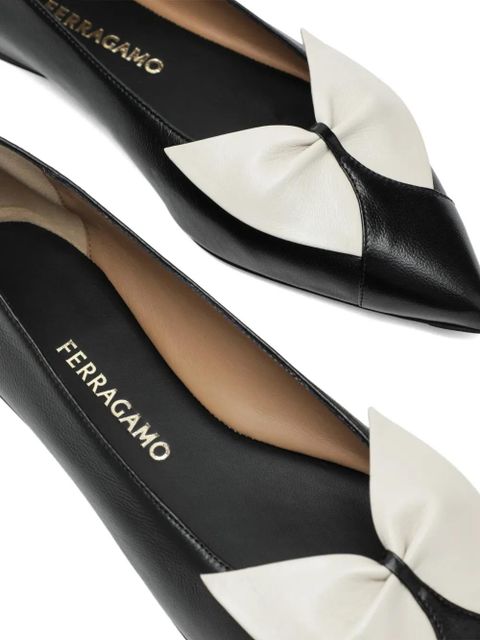 Ferragamo bow-detail pointed-toe ballet flats - Black