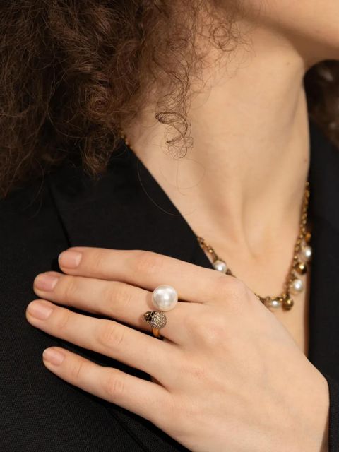 Alexander McQueen pearl-embellished skull ring - Gold - zdjęcie produktu nr 2
