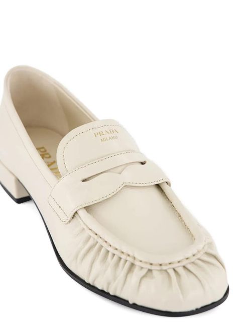 Prada ruffled loafers - Neutrals