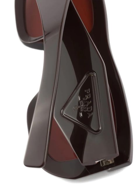 Prada Eyewear sunglasses with triangle logo - Brown
