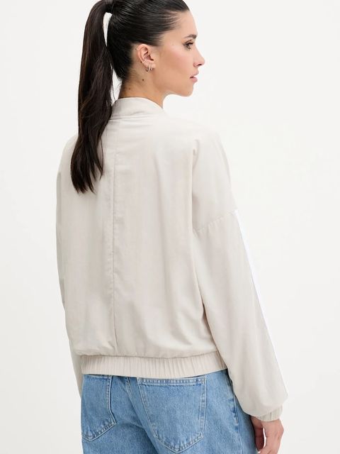 adidas kurtka Essentials kolor beżowy przejściowa oversize JE1317 - zdjęcie produktu nr 2