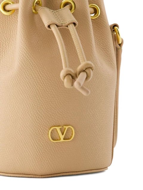 Valentino Garavani VLogo Signature drawstring bucket bag - Neutrals