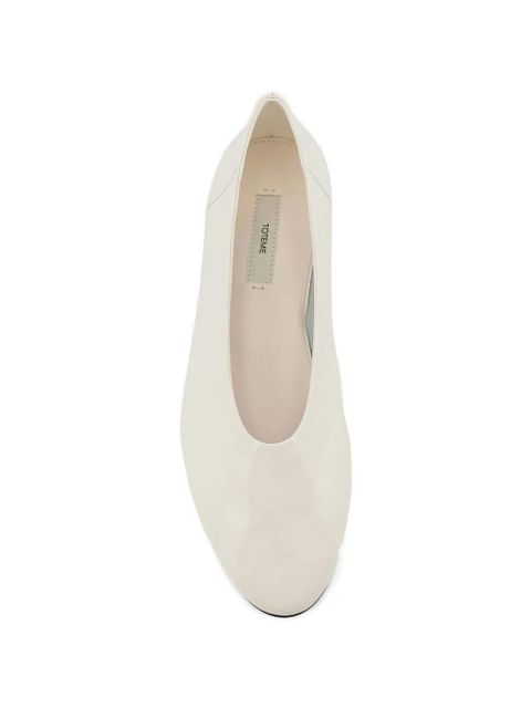 TOTEME Asymmetric leather ballet flats - Neutrals