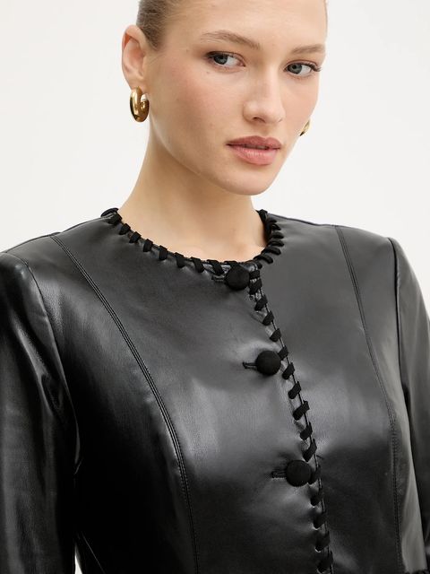 Guess kurtka LEONTINE kolor czarny przejściowa W5YL09 WF8P0