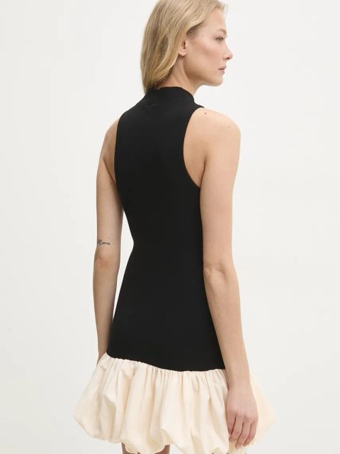 Answear.LAB sukienka kolor biały mini dopasowana