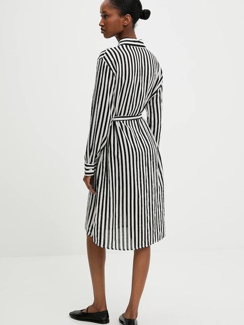 Answear.LAB sukienka z domieszką jedwabiu kolor czarny mini prosta