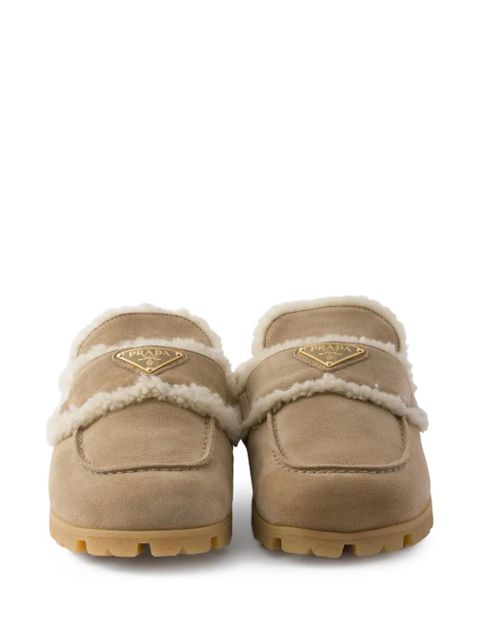 Prada shearling logo-plaque mules - Neutrals