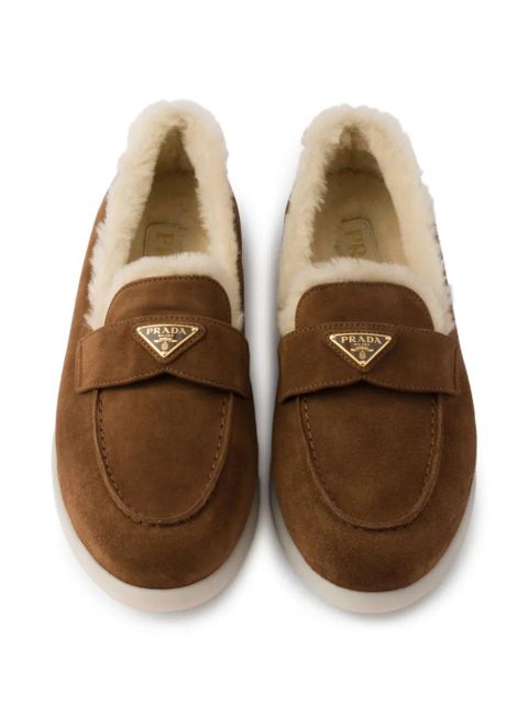 Prada triangle-logo shearling loafers - Brown