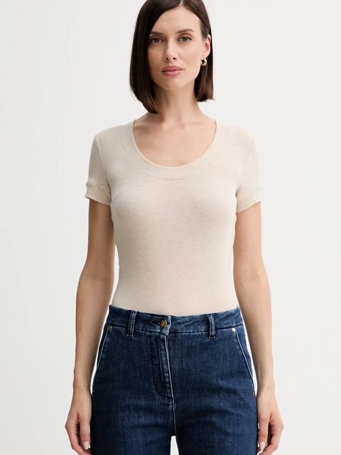 Guess t-shirt z domieszką jedwabiu TINA kolor beżowy W5YP11 KCNH2 - zdjęcie produktu nr 1