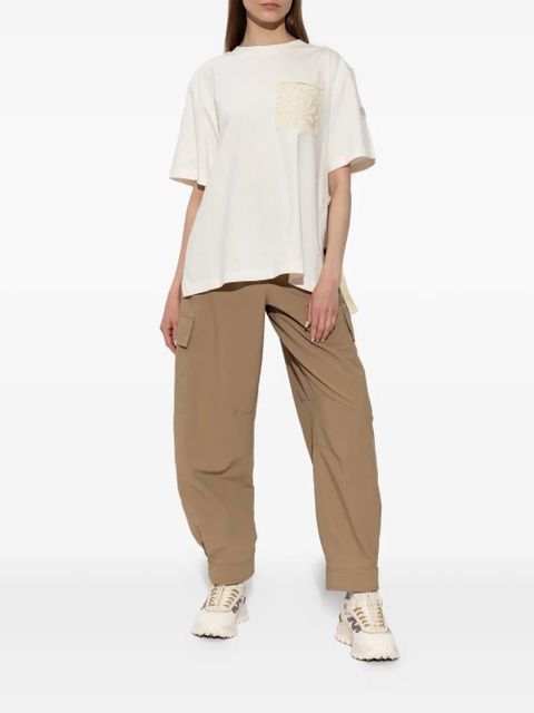 Moncler lace-patch T-shirt - Neutrals - zdjęcie produktu nr 1