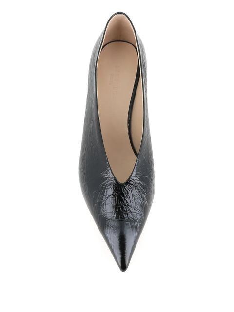 Le Monde Beryl pointed-toe leather pumps - Black