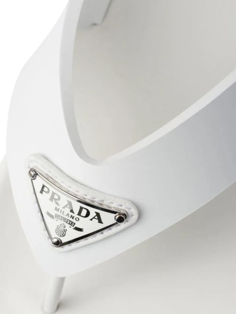 Prada triangle-logo flip flops - White